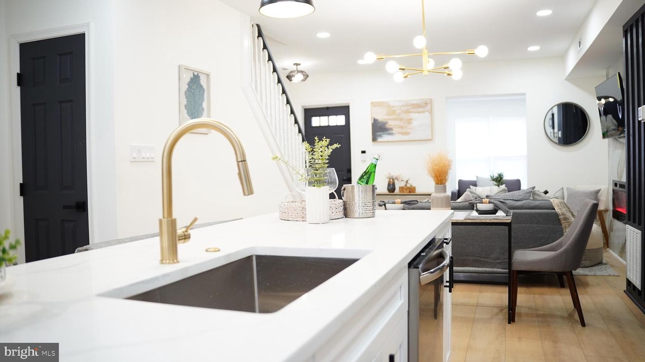 2307 Belair Road interior