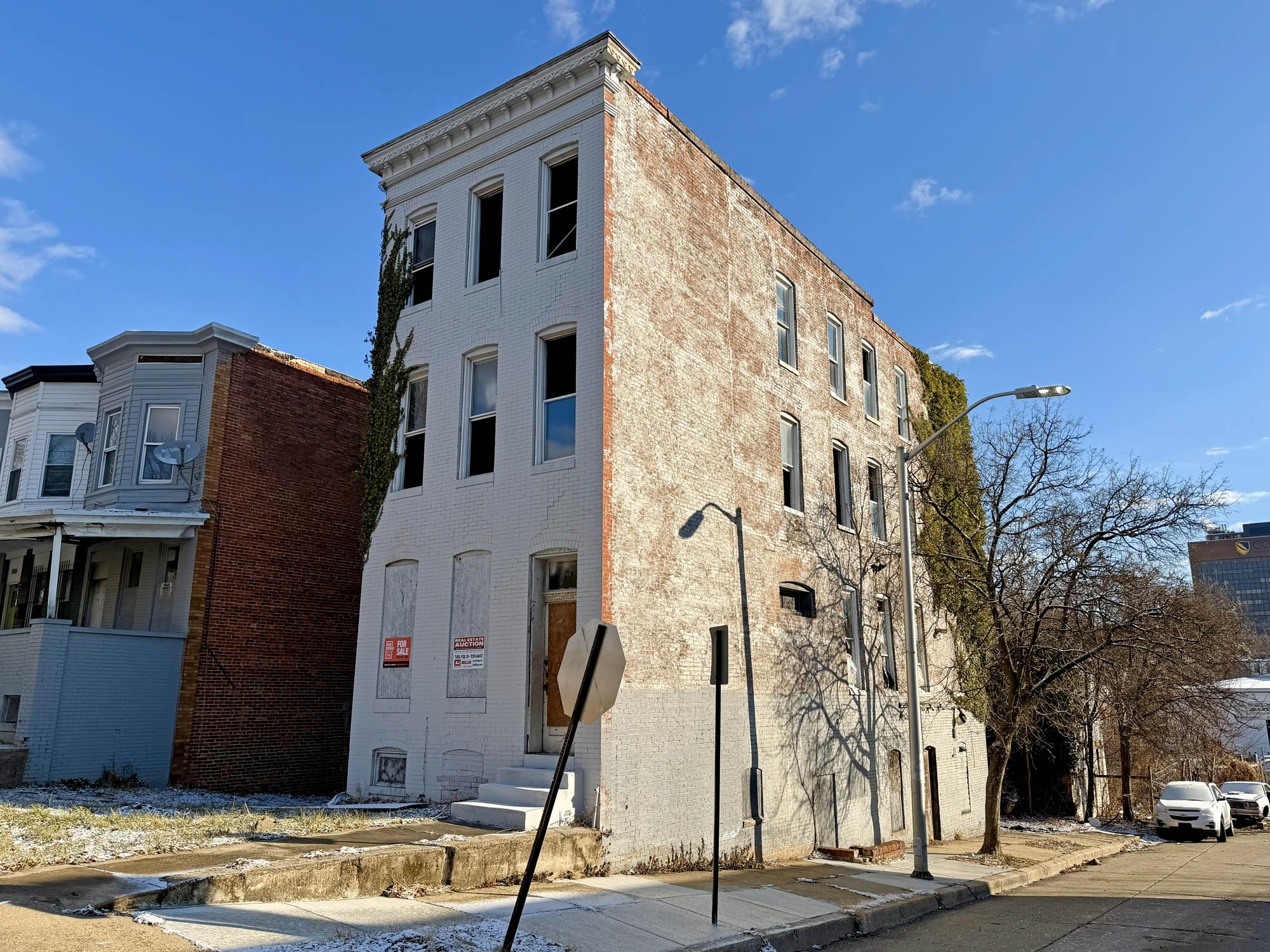 2001 Dukeland Street