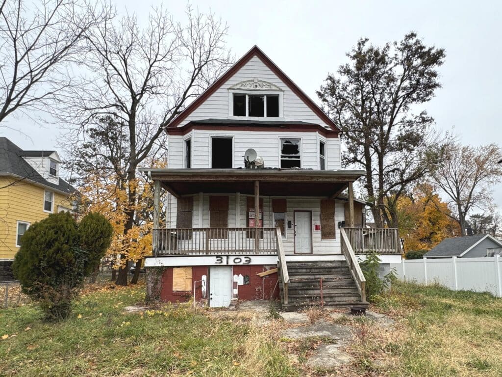 3708 Fairview avenue before renovation