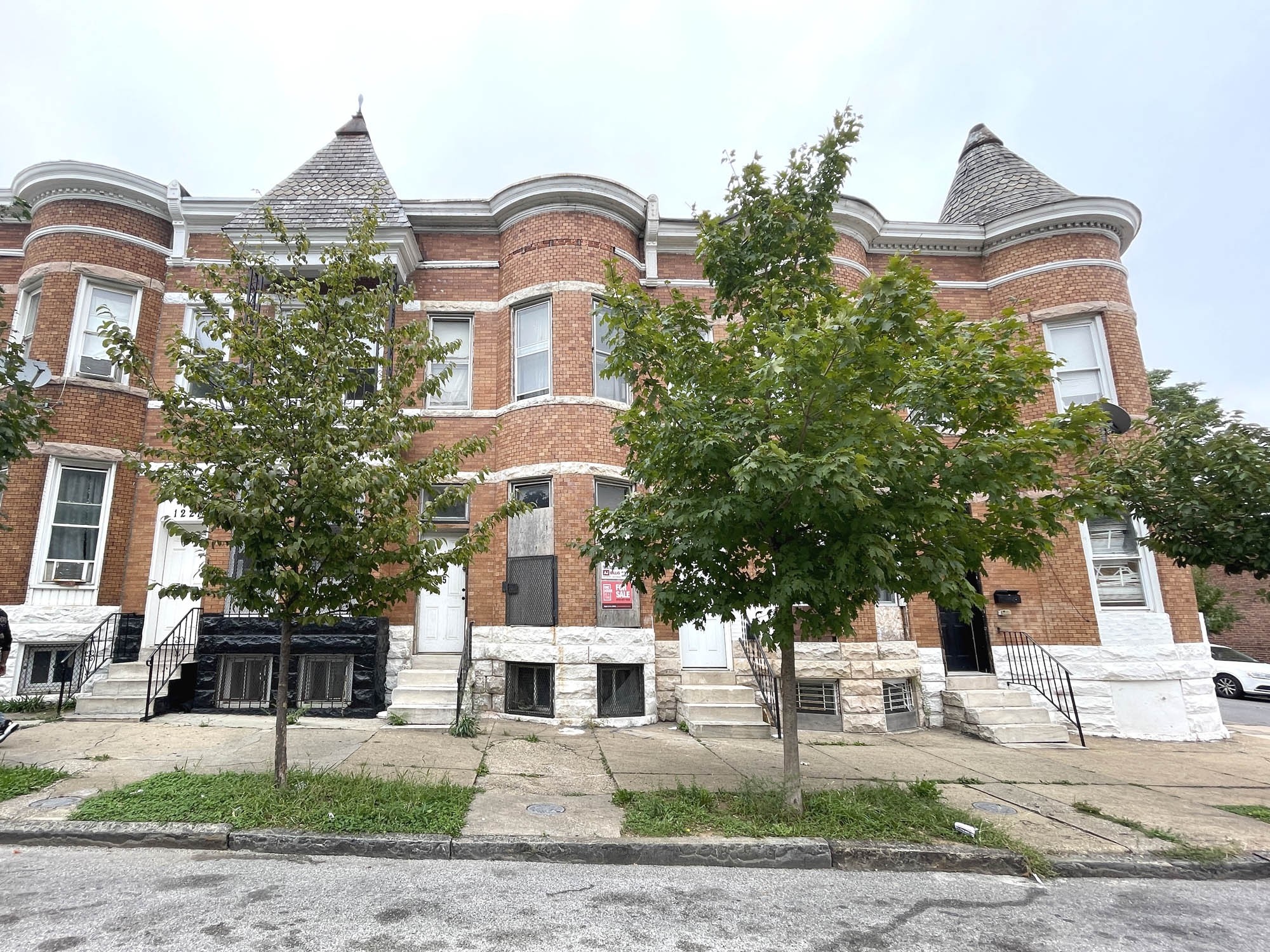 1225 N. LUZERNE AVENUE