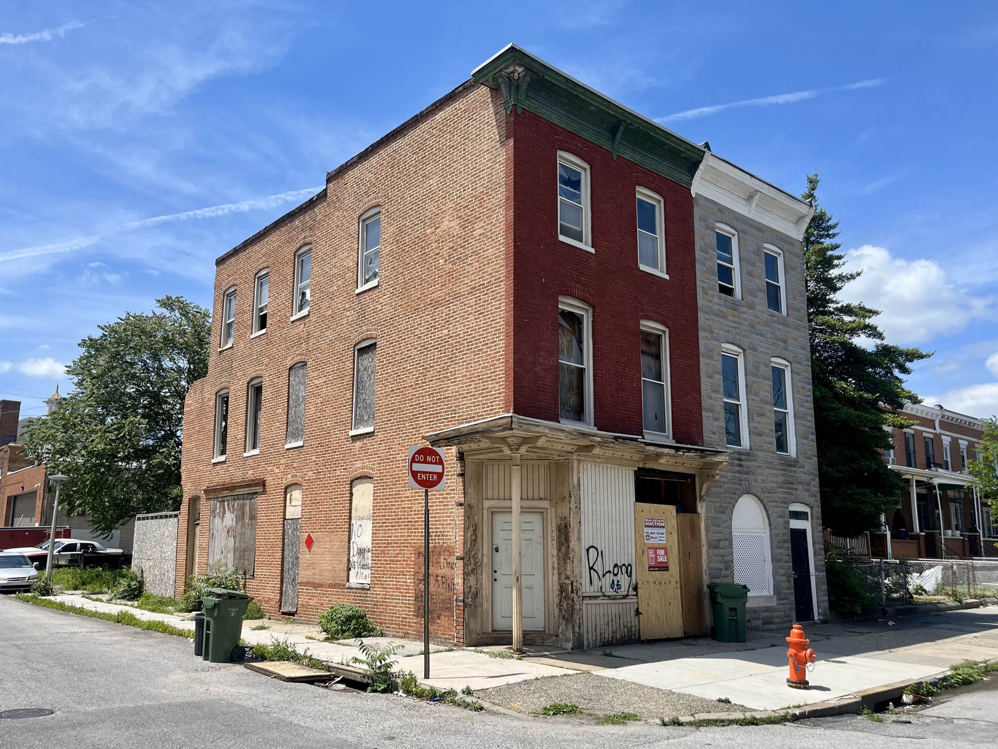 2000 N. Washington Street