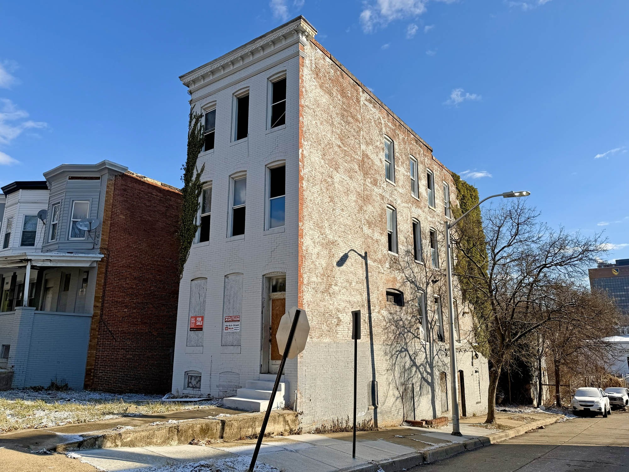 2001 Dukeland Street