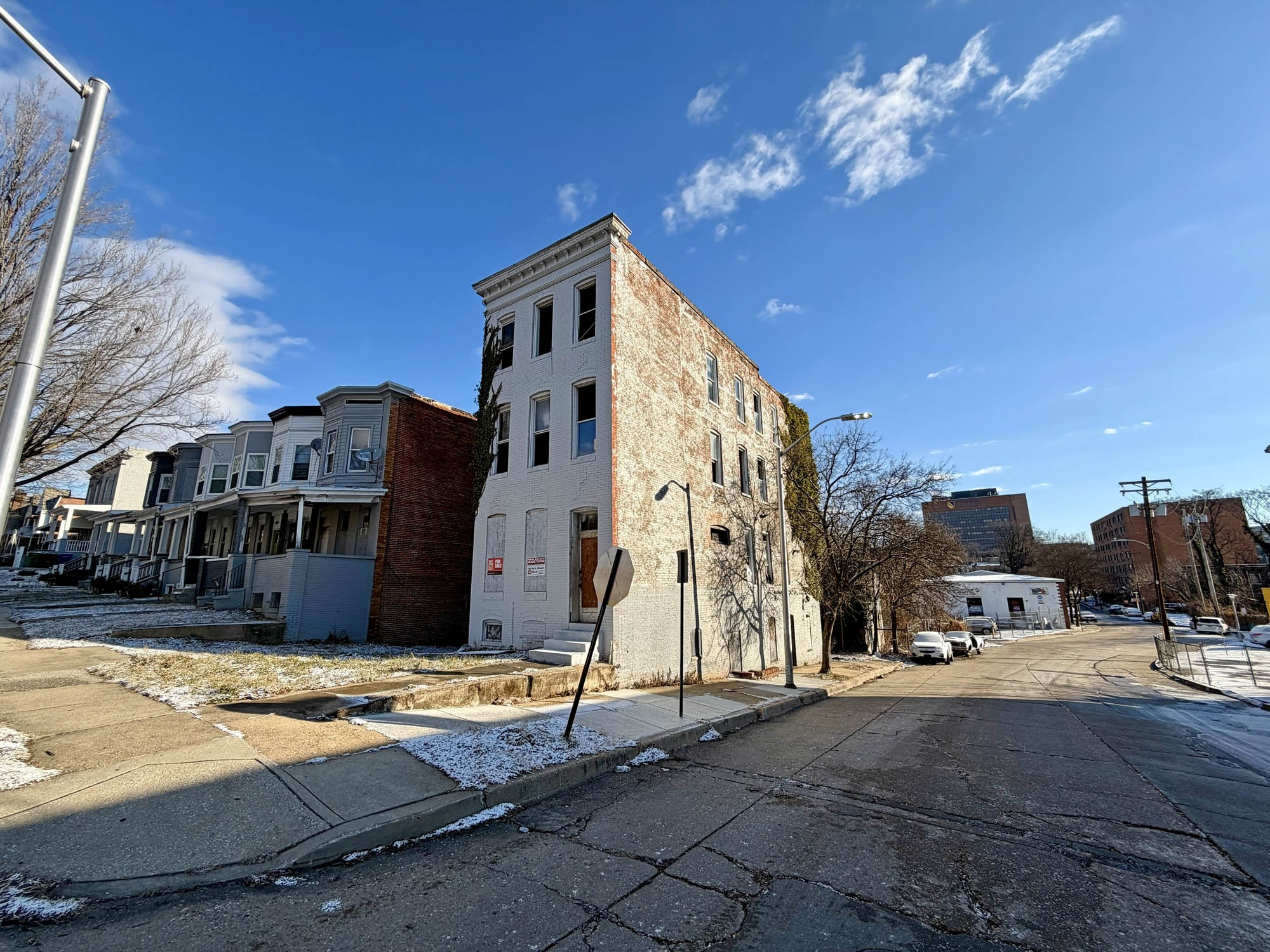 2001 Dukeland Street