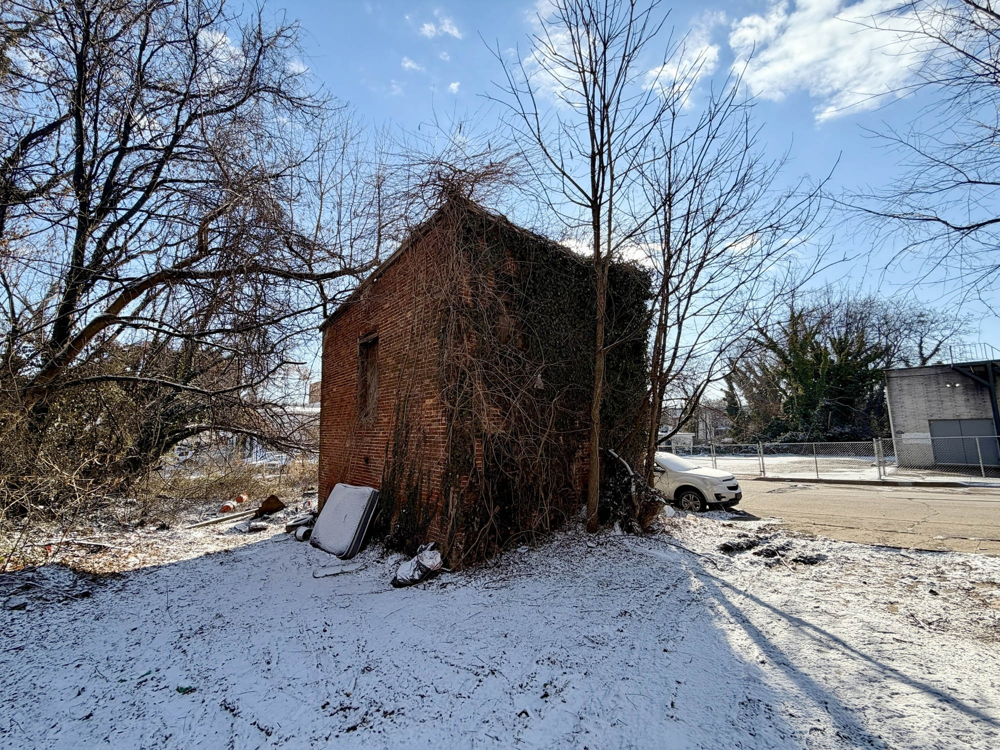 2001 Dukeland Street
